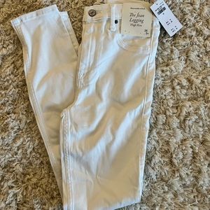 Abercrombie white jeans size 2
